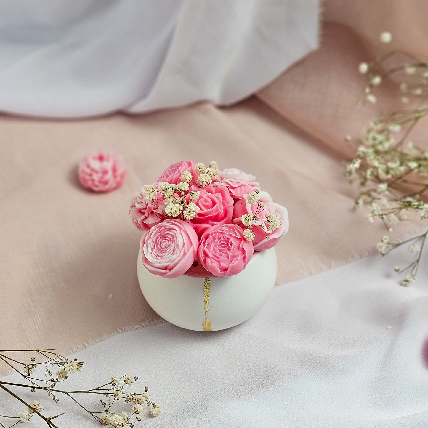 Buchet de primavara in bol ceramic